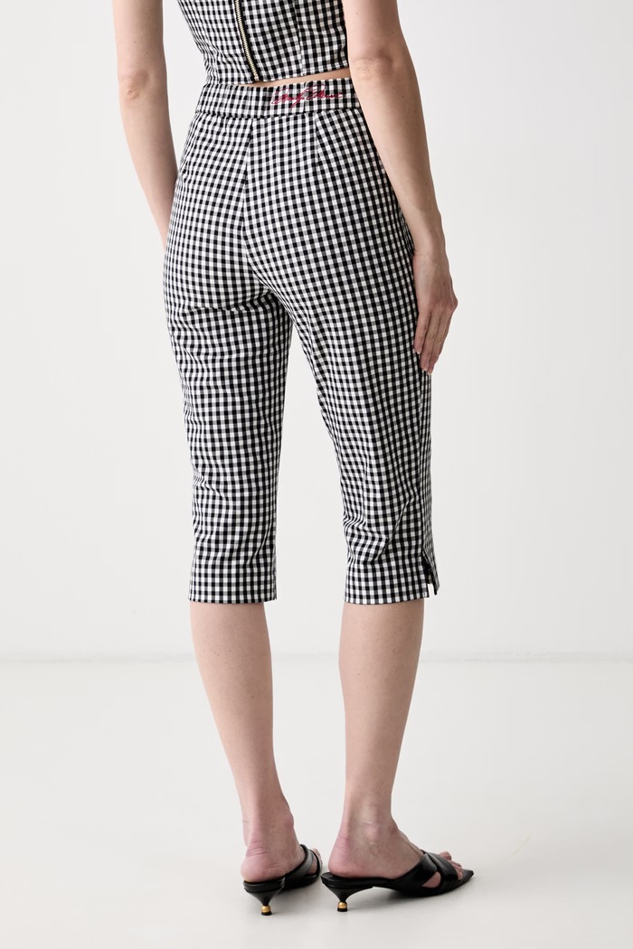 Odzież Guess spodnie capri damskie z bawełną MARILYN MONROE W6YB35.W4486 czarny