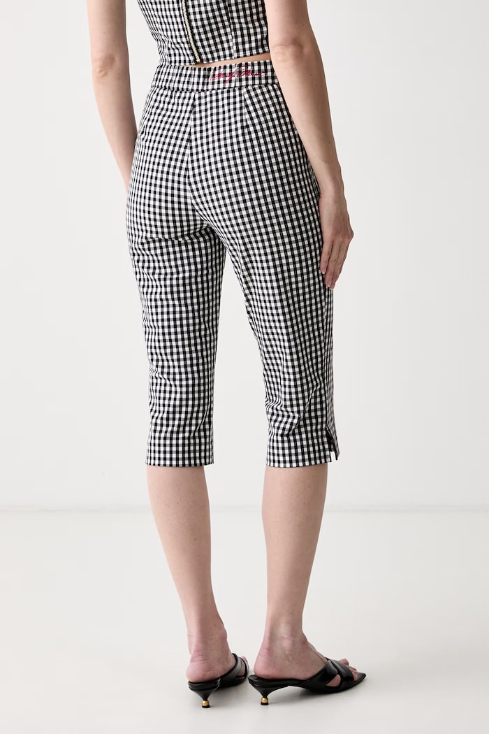 Odzież Guess spodnie capri damskie z bawełną MARILYN MONROE W6YB35.W4486 czarny