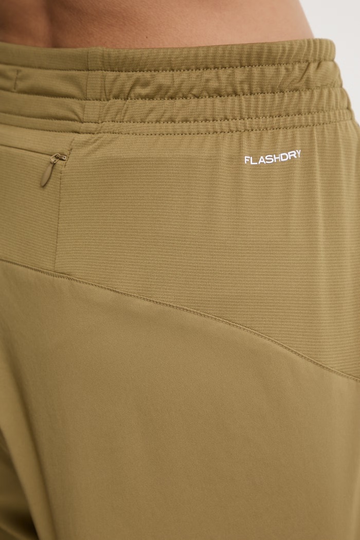 The North Face pantaloni scurți de antrenament FLEX NF0A8FBWJV41 verde
