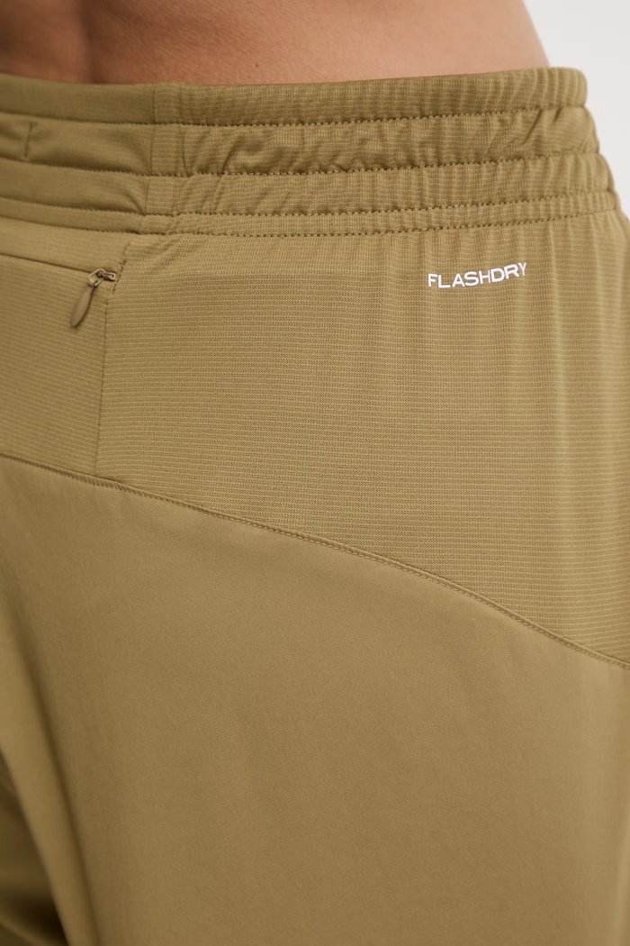 The North Face pantaloni scurți de antrenament FLEX NF0A8FBWJV41 verde