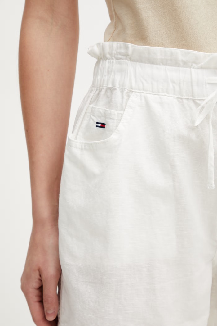 Tommy Jeans šortky dámske s ľanom biela DW0DW22227