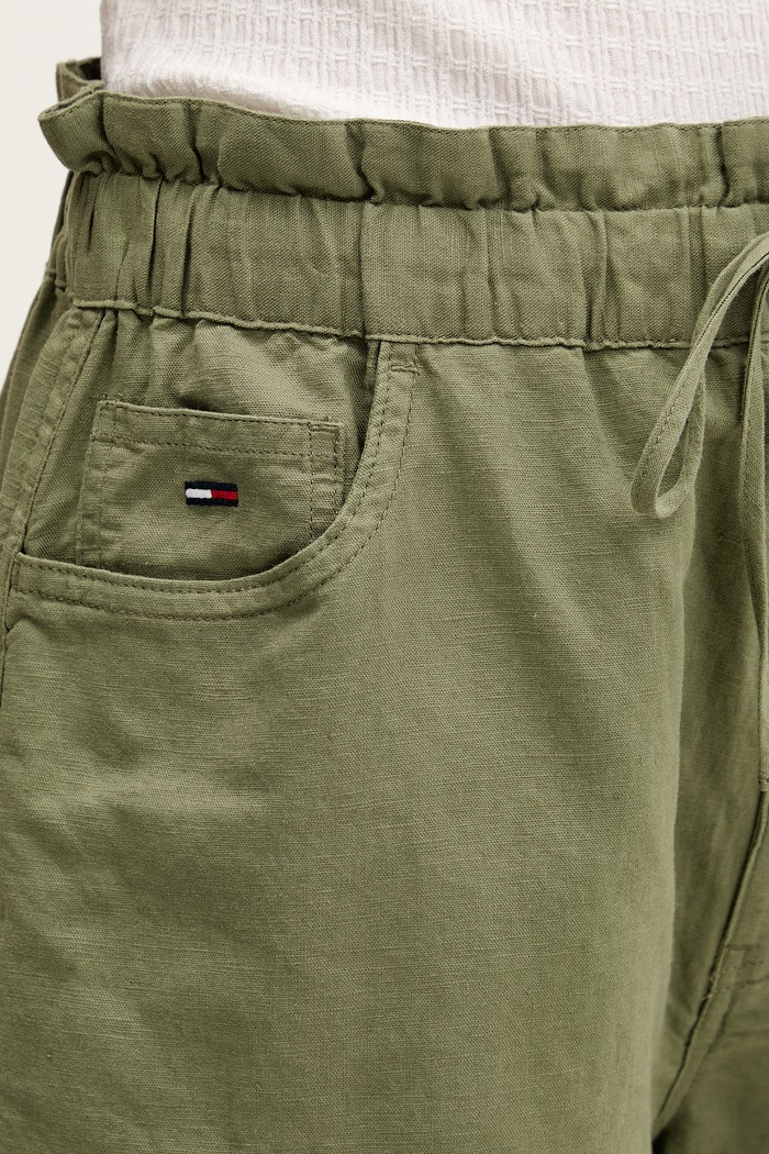 Tommy Jeans šortky dámske s ľanom zelená DW0DW22227