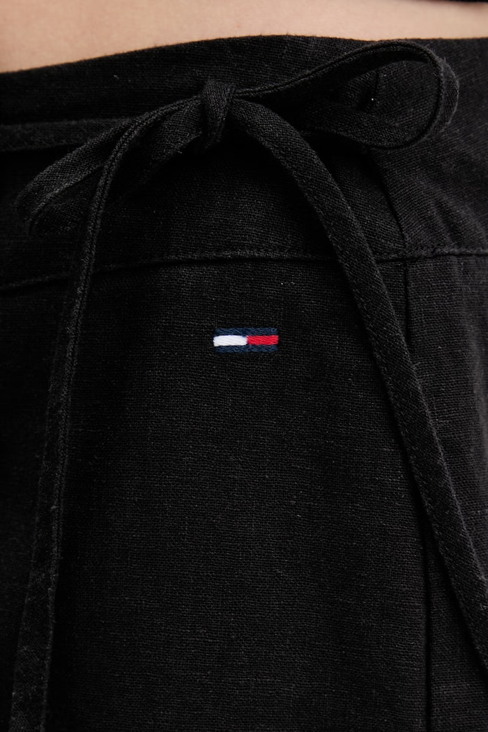 Tommy Jeans culottes dámske s ľanom čierna DW0DW22267