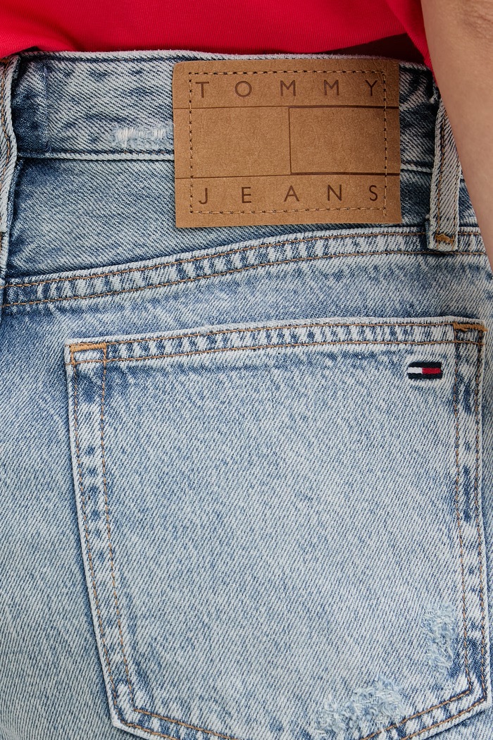 Tommy Jeans šortky dámske rifľové modrá DW0DW22397