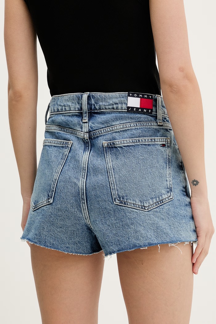 Îmbrăcăminte Tommy Jeans pantaloni scurți pentru femei, din denim DW0DW22691 albastru