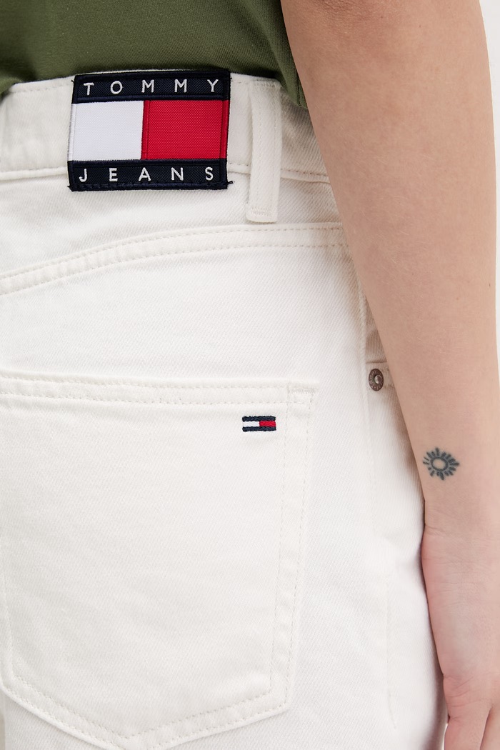 Tommy Jeans šortky dámske rifľové béžová DW0DW22695