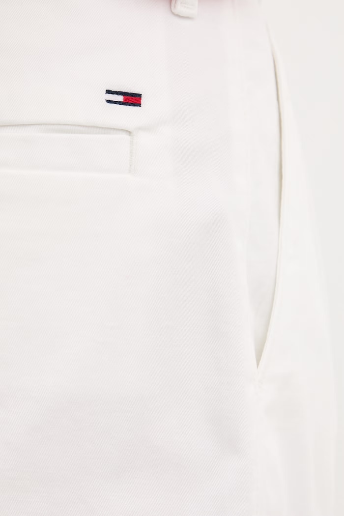Tommy Jeans šortky dámske bavlnené s elastanom biela DW0DW23268