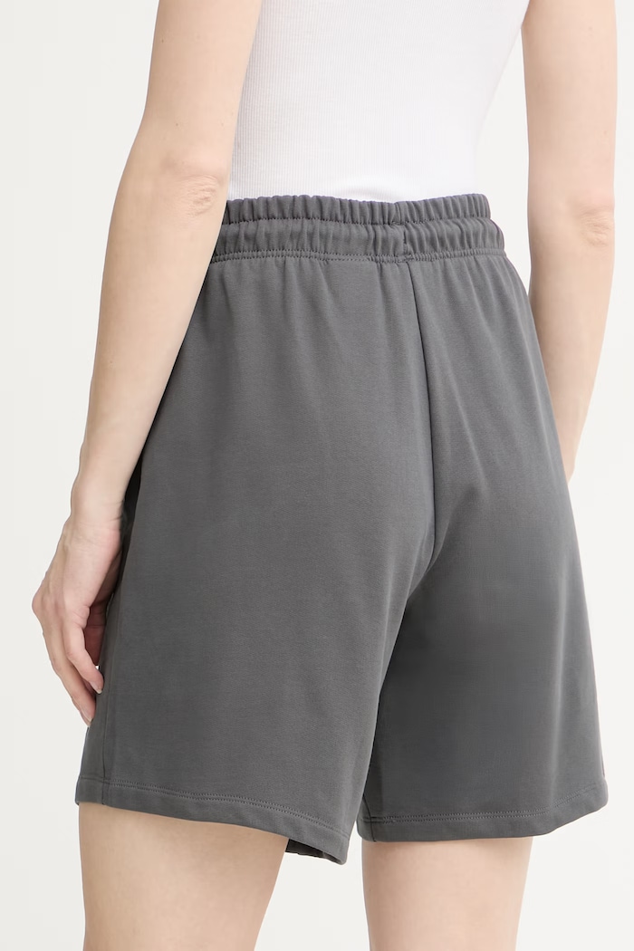 Дрехи The North Face къс панталон тип анцуг дамски от памук Essential Light NF0A8GQYRHI1 сив