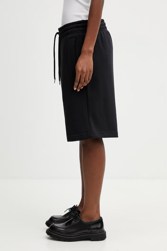 Maison Kitsuné szorty bawełniane damskie QM01450KM0341 czarny SS26
