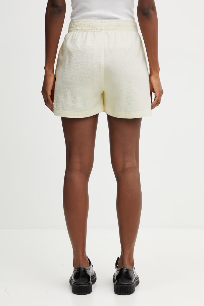 Одежда Maison Kitsuné спортивные шорты хлопковые женские QW01400KA0035 бежевый