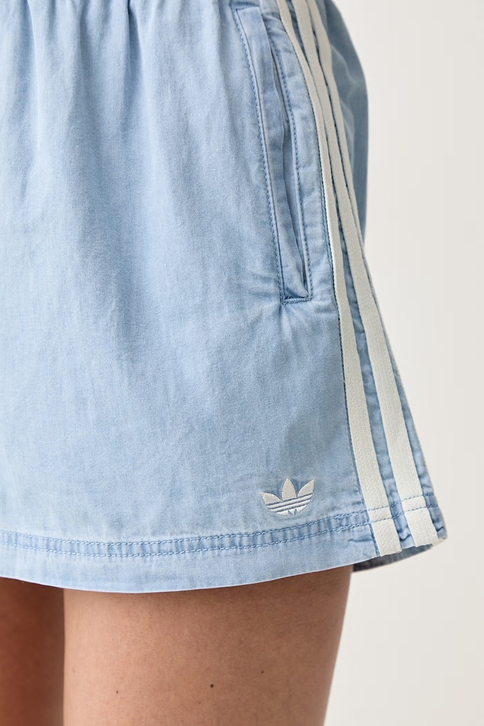 adidas Originals σορτς γυναικεία ντένιμ μπλε KY3170