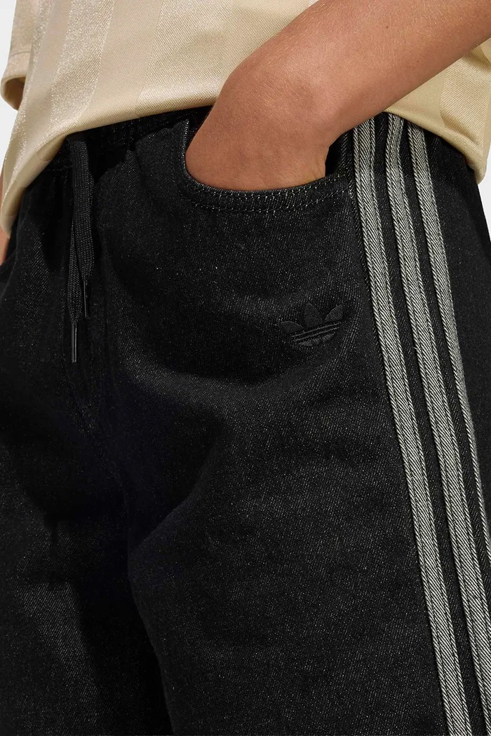 Detské rifľové krátke nohavice adidas Originals KE2972