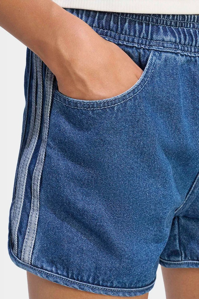 Otroške kratke hlače iz jeansa adidas Originals KC8518