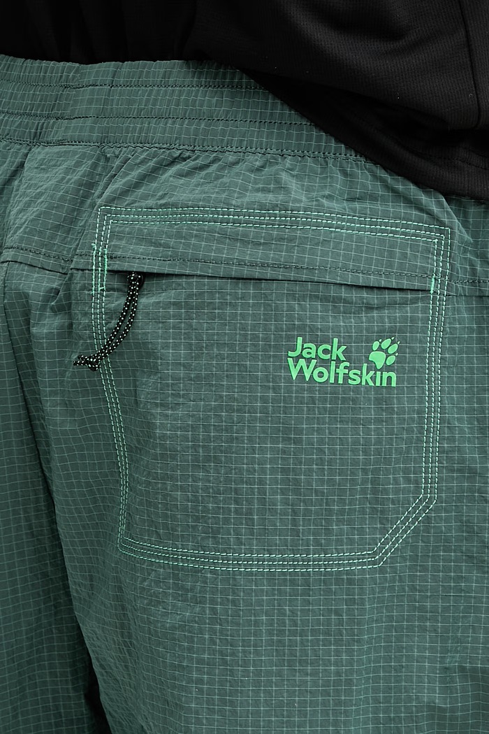 Jack Wolfskin pantaloni scurți de trekking pentru bărbați Find The Wild verde A65923