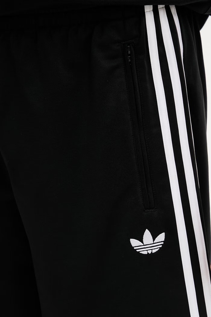 Šortky adidas Originals Firebird čierna KE1379