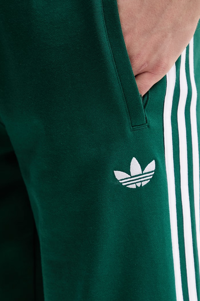 Bavlnené šortky adidas Originals zelená KE3563
