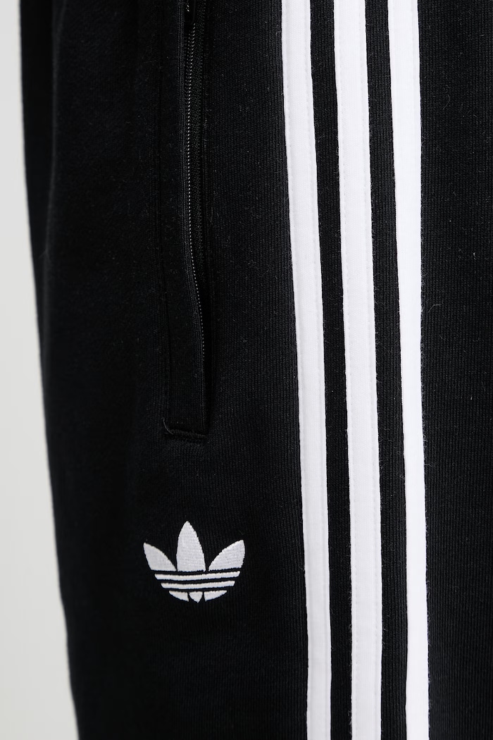 Bavlnené šortky adidas Originals čierna KE3566