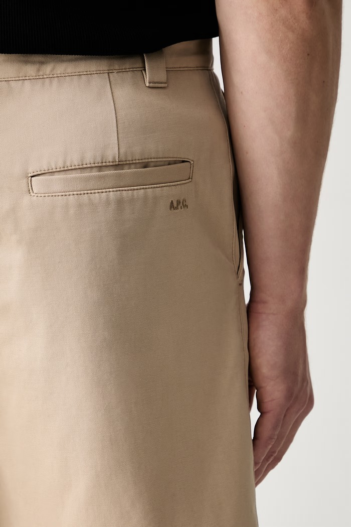 A.P.C. šortky bavlněné pánské béžová COHNZ.H10020