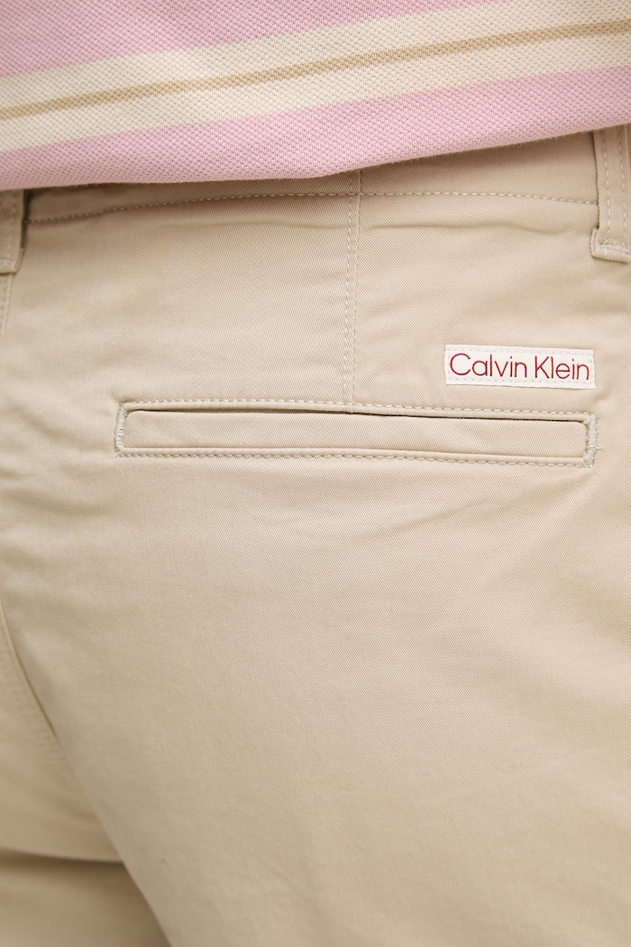 Calvin Klein Jeans pantaloni scurți chinos bărbați din bumbac cu elastan bej LV04RF617G