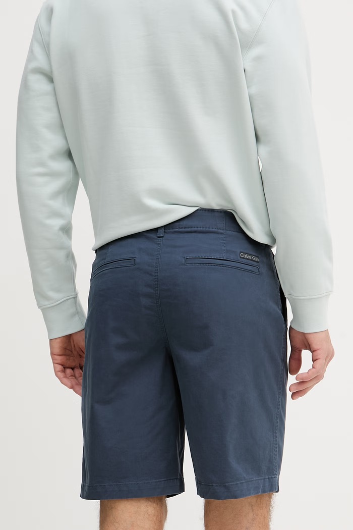 Îmbrăcăminte Calvin Klein Jeans pantaloni scurți chinos bărbătești din bumbac cu elastan LV04RF617G bleumarin