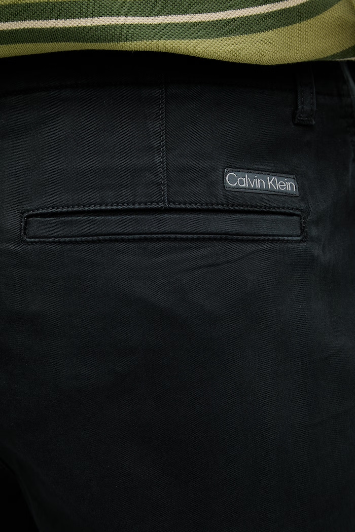 Calvin Klein Jeans šortky chino pánske bavlnené s elastanom čierna LV04RF617G
