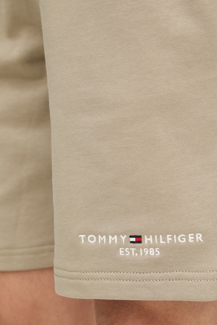 Tommy Hilfiger teplákové šortky pánske bavlnené zelená MW0MW43068