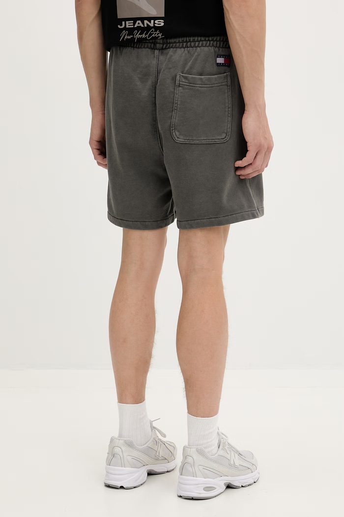 Abbigliamento Tommy Jeans pantaloncini da tuta da uomo in cotone DM0DM22696 grigio