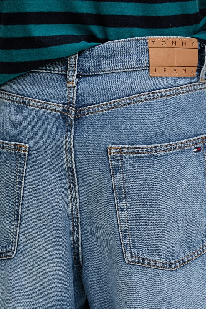 Tommy Jeans šortky pánske rifľové modrá DM0DM22983
