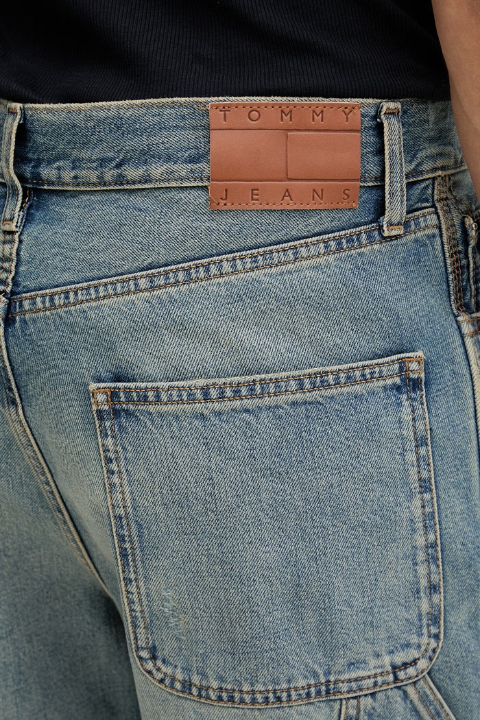 Tommy Jeans šortky pánske rifľové modrá DM0DM22993