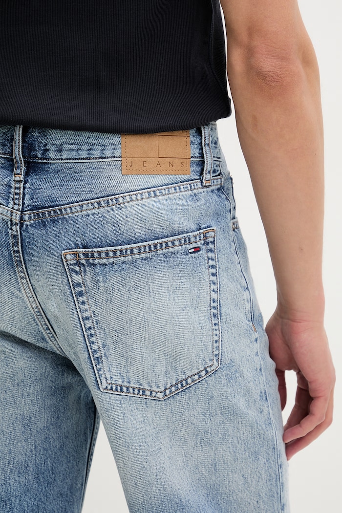 Tommy Jeans šortky pánske rifľové modrá DM0DM23065