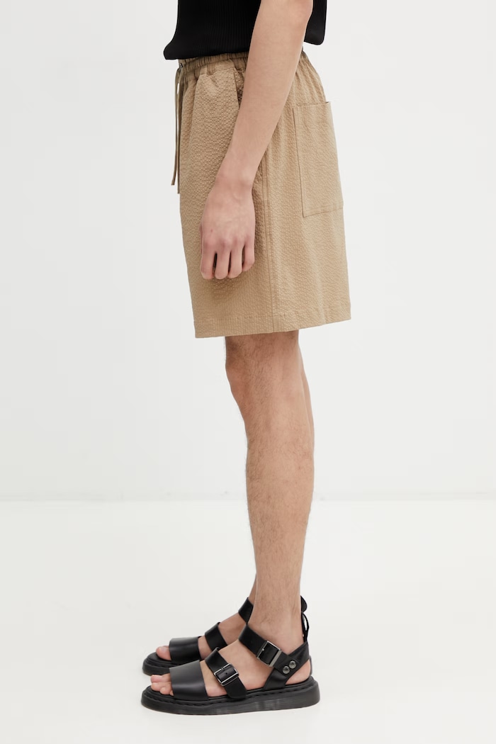 Maison Kitsuné σορτς από βαμβάκι με ελαστάν ανδρικά QM01401WC5082 μπεζ SS26