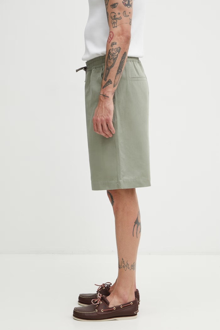 Maison Kitsuné bermudy z bawełną męskie QM01404WW9107 zielony SS26