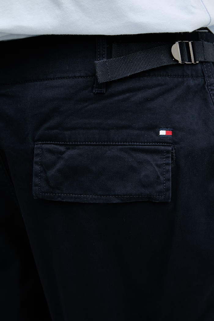 Tommy Hilfiger šortky cargo pánske s bavlnou tmavomodrá MW0MW42350