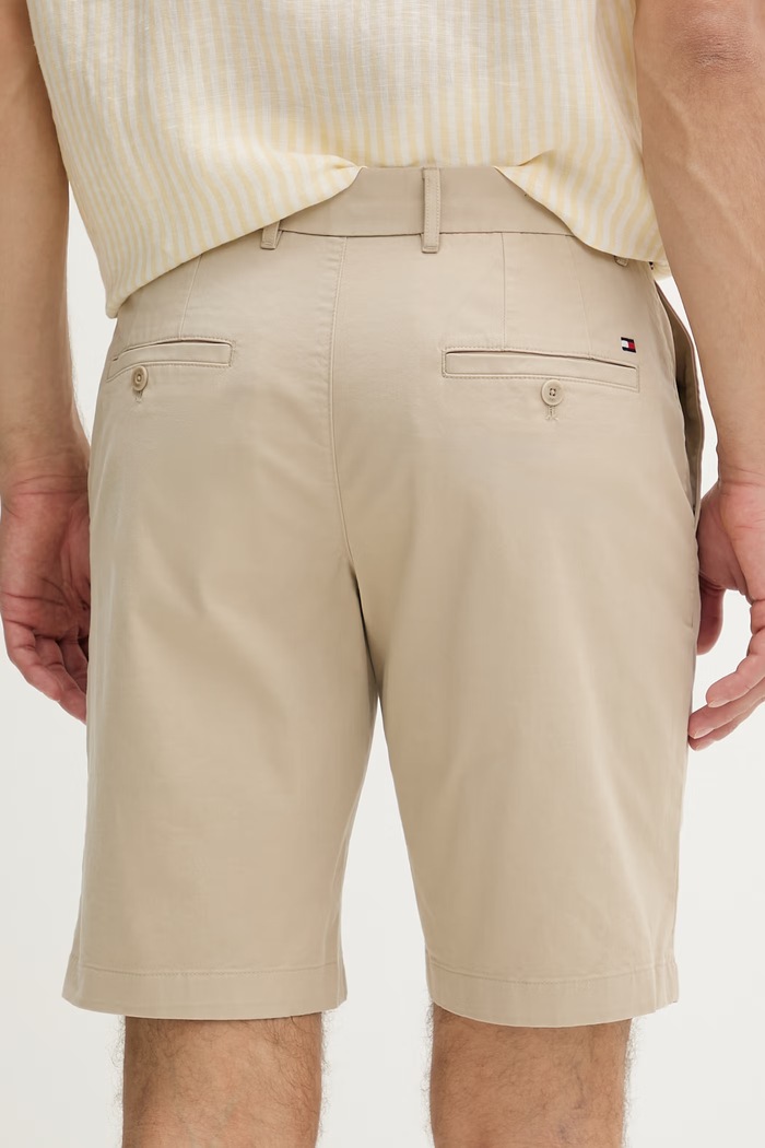 Oblečenie Tommy Hilfiger šortky pánske bavlnené s elastanom MW0MW42351 béžová