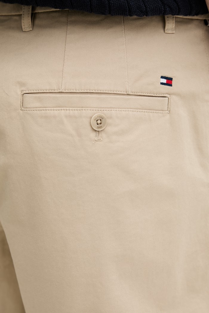 Tommy Hilfiger pantaloni scurți chinos pentru bărbați, din bumbac cu elastan bej MW0MW42352