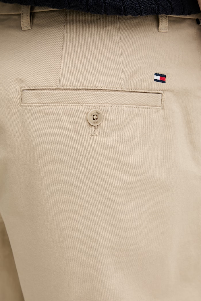 Tommy Hilfiger pantaloni scurți chinos pentru bărbați, din bumbac cu elastan bej MW0MW42352