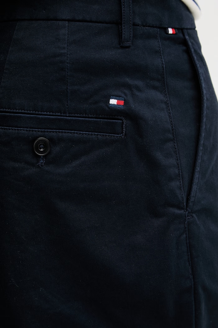 Tommy Hilfiger šortky chino pánske bavlnené s elastanom tmavomodrá MW0MW42352