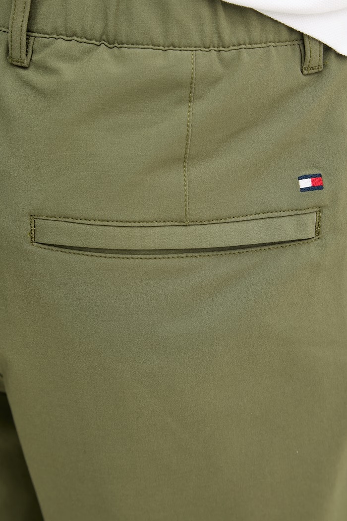 Tommy Hilfiger pantaloni scurți chinos pentru bărbați verde MW0MW42354