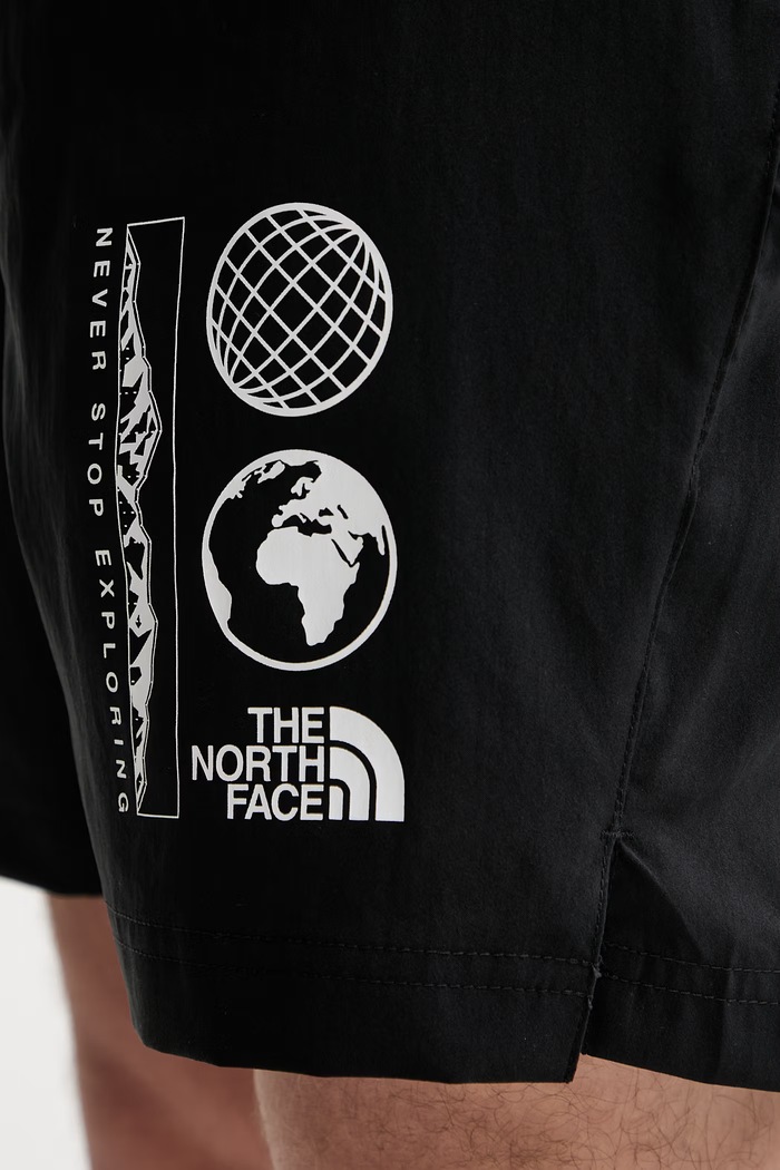 The North Face спортен къс панталон мъжки GRAPHIC черен NF0A8G84JK31