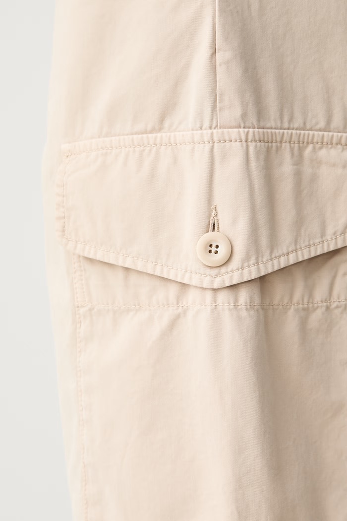 United Colors of Benetton šortky cargo pánske bavlnené béžová 44Y0U9013