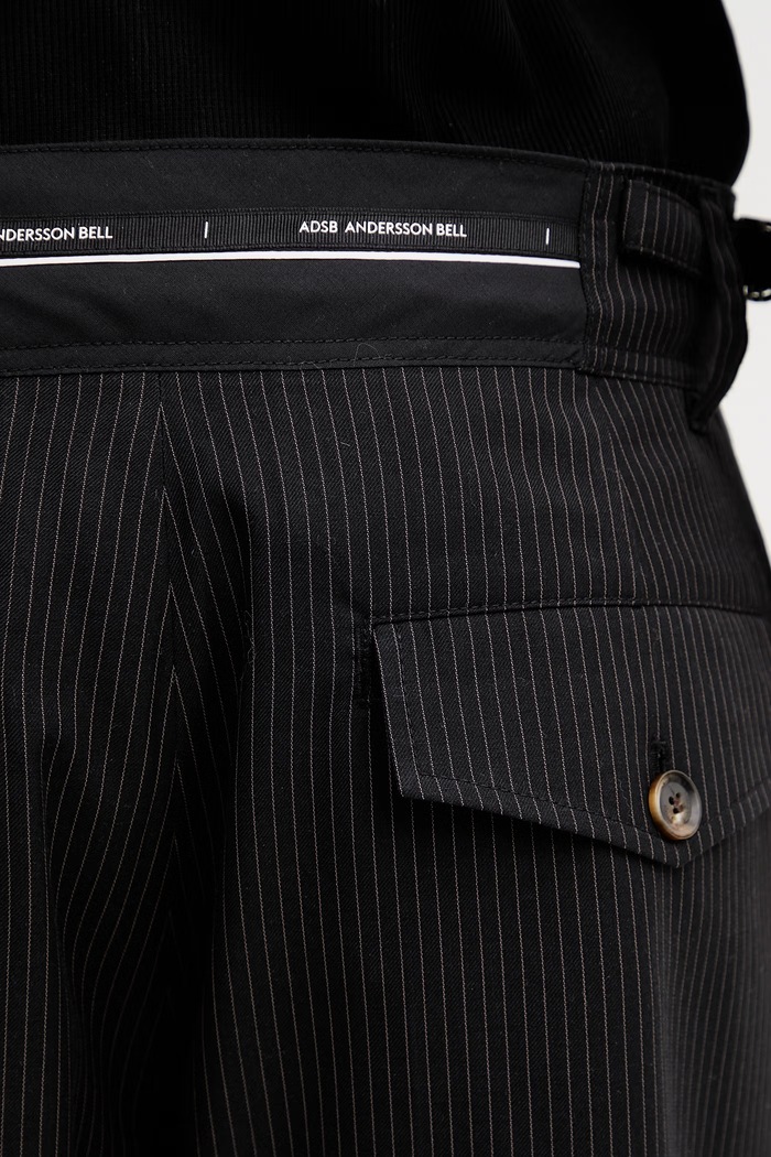 Andersson Bell Inside-Out Stripe Layered elegantné šortky s viskózou pánske čierna apa905m
