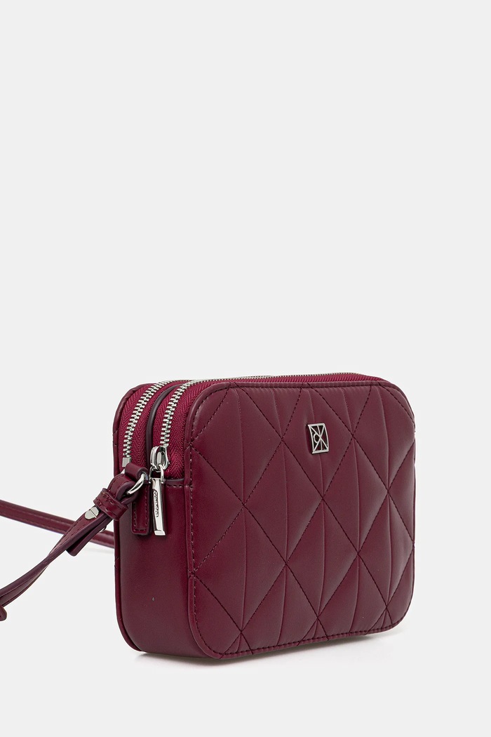 Calvin Klein crossbody kabelka dámská z imitace kůže LV04F3328G burgundské SS26