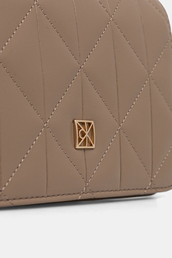 Calvin Klein kézitáska bézs LV04F3321G