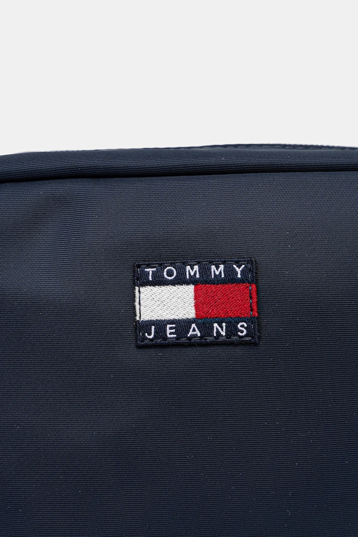 Kabelka Tommy Jeans tmavomodrá AW0AW18070