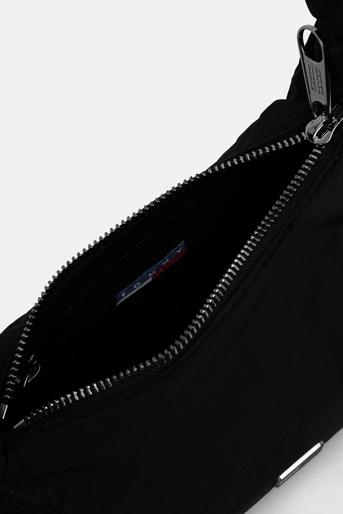 Τσάντα Tommy Jeans AW0AW18068 μαύρο