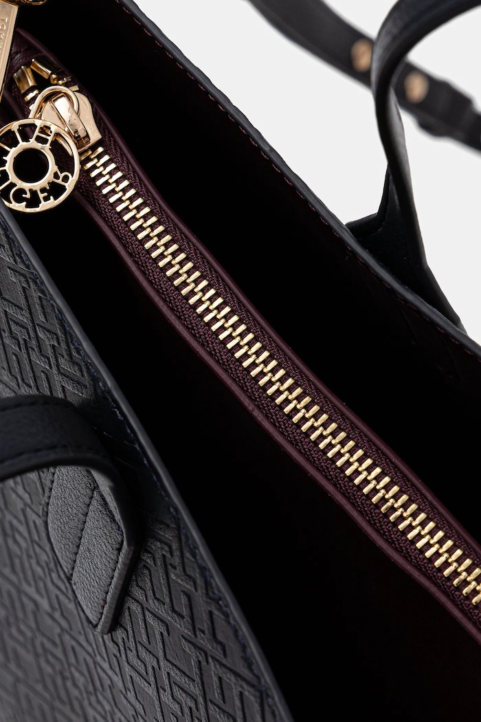 Tommy Hilfiger kézitáska sötétkék AW0AW18123