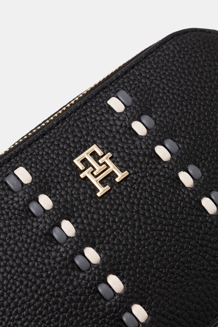 Τσάντα Tommy Hilfiger μαύρο AW0AW18153