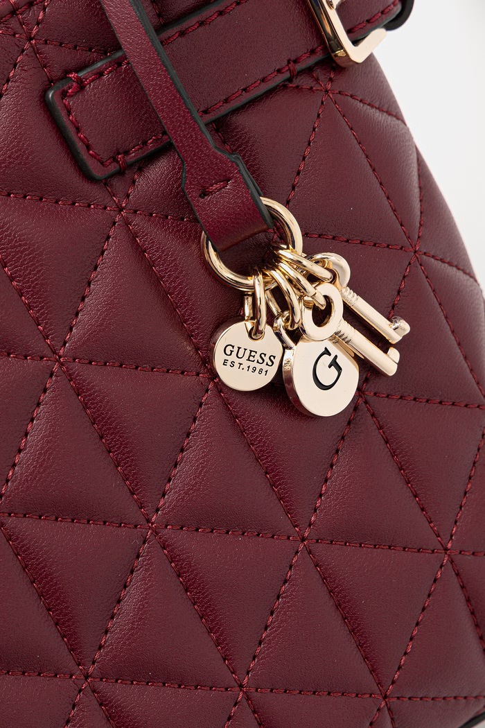 Kabelka Guess PAISLEIGH burgundské HWQG98.83050