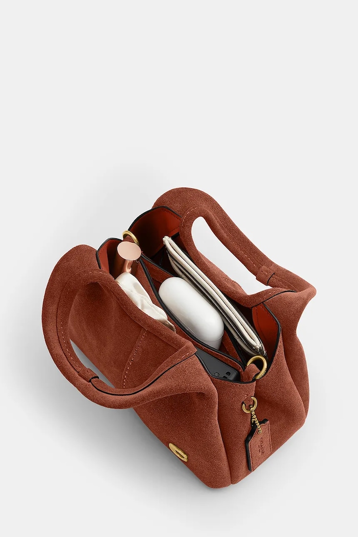 Coach geantă crossbody pentru femei, din piele întoarsă Suede Lana Shoulder Bag 19 maro CCY33