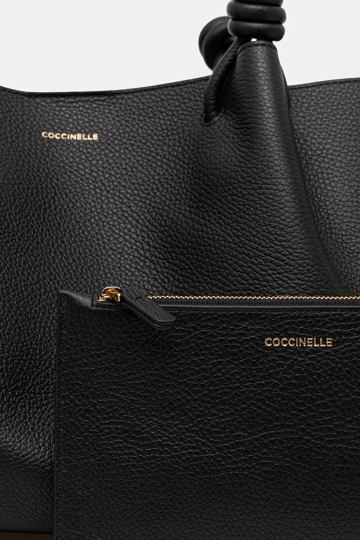Accesorii Coccinelle geantă shopper pentru femei din piele FINN E1.U07.11.02.01 negru
